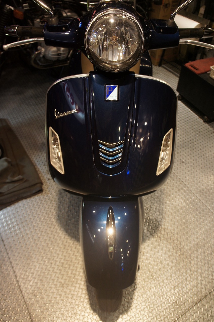 Vespa GTS250ie-3