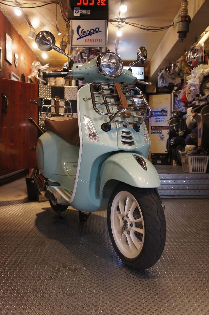 Vespa Primavera 150 PICNIC