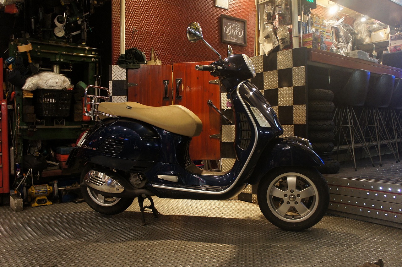 Vespa　GTS250ie-3