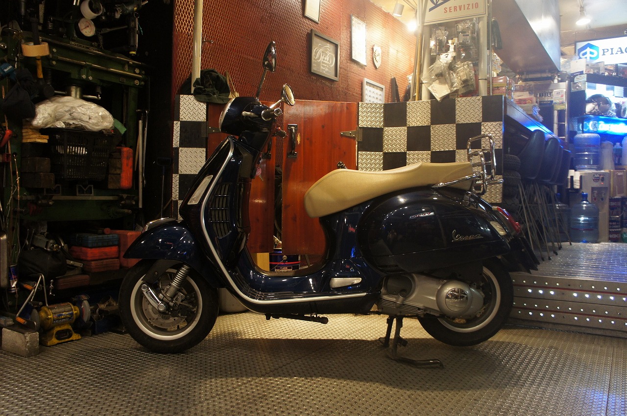 Vespa　GTS250ie-3