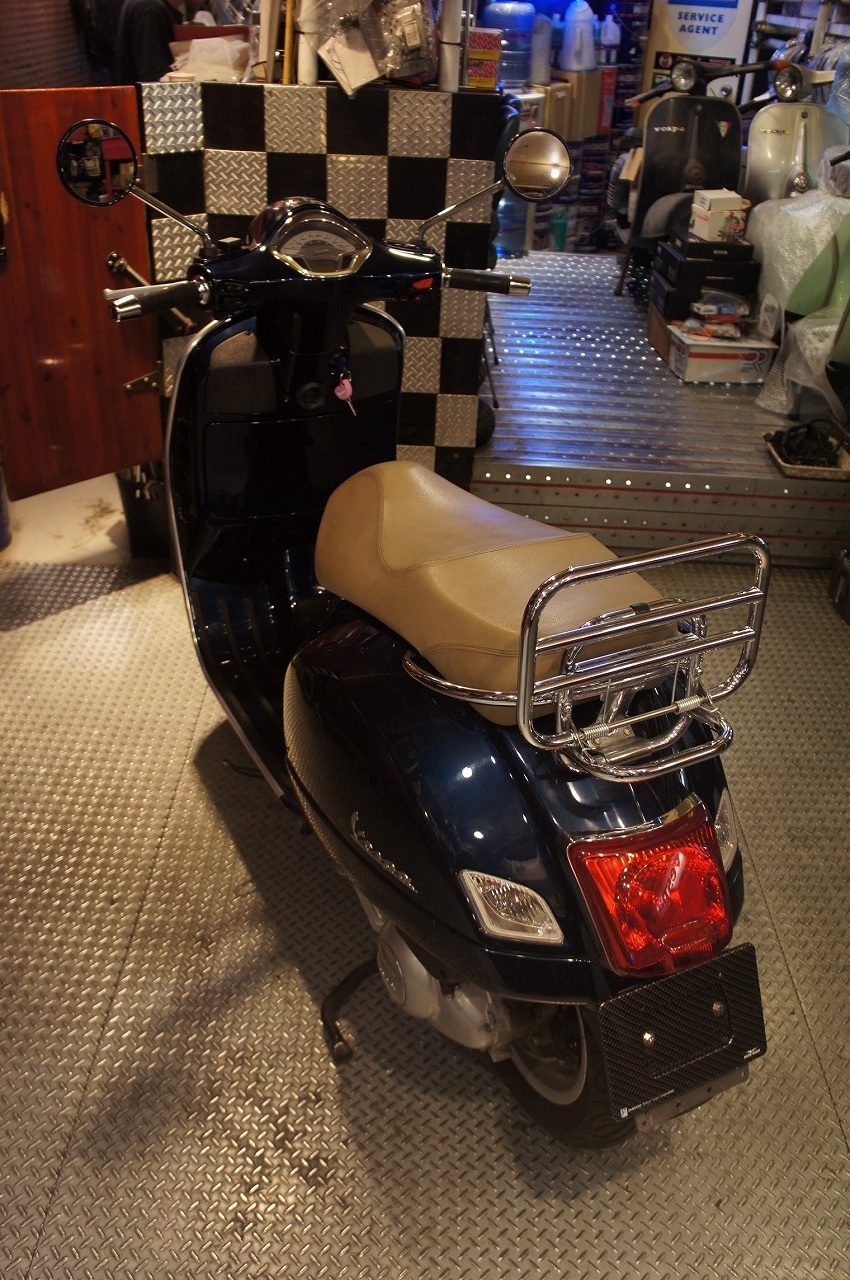 Vespa GTS250ie-3