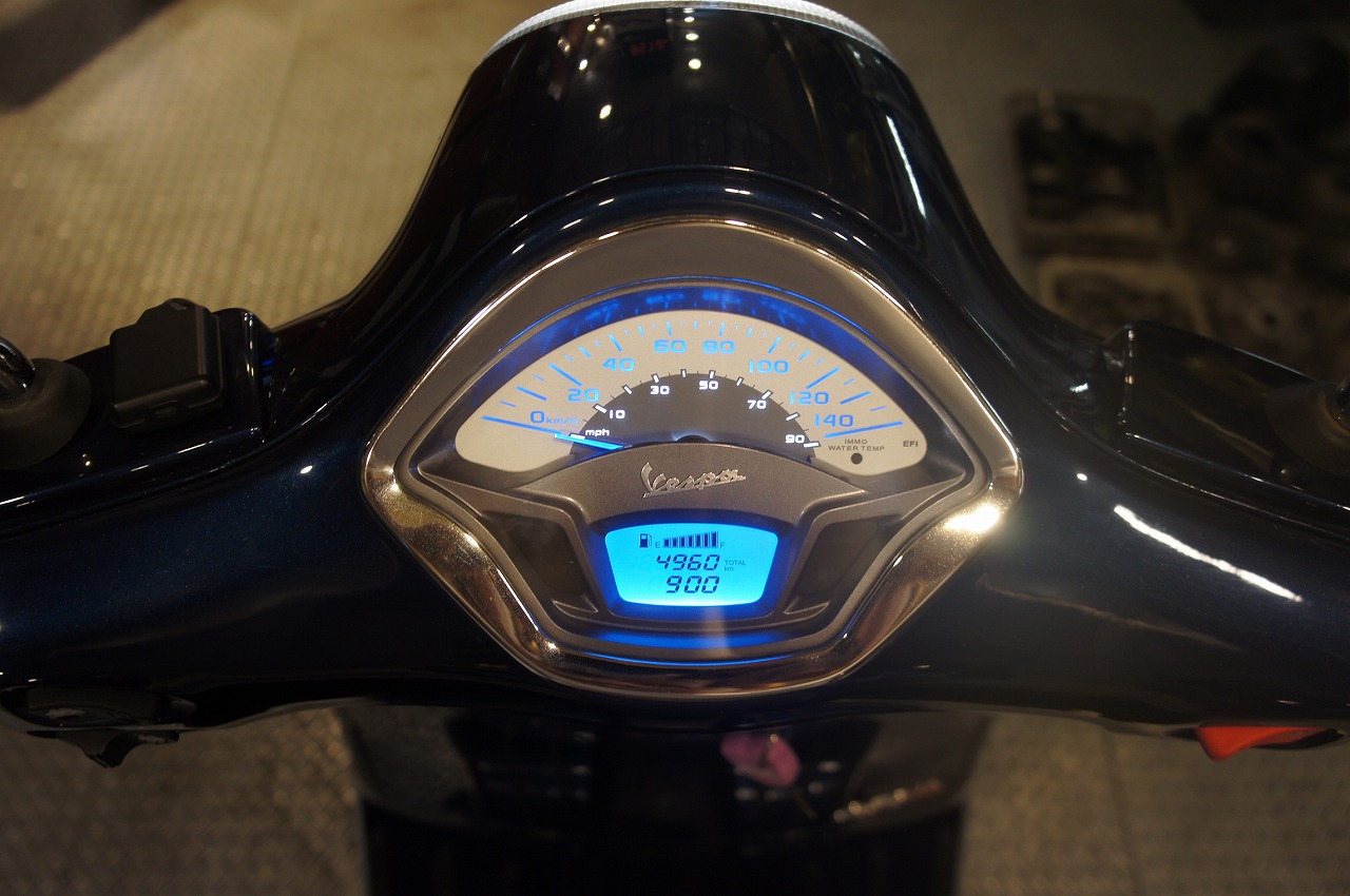 Vespa GTS250ie-3