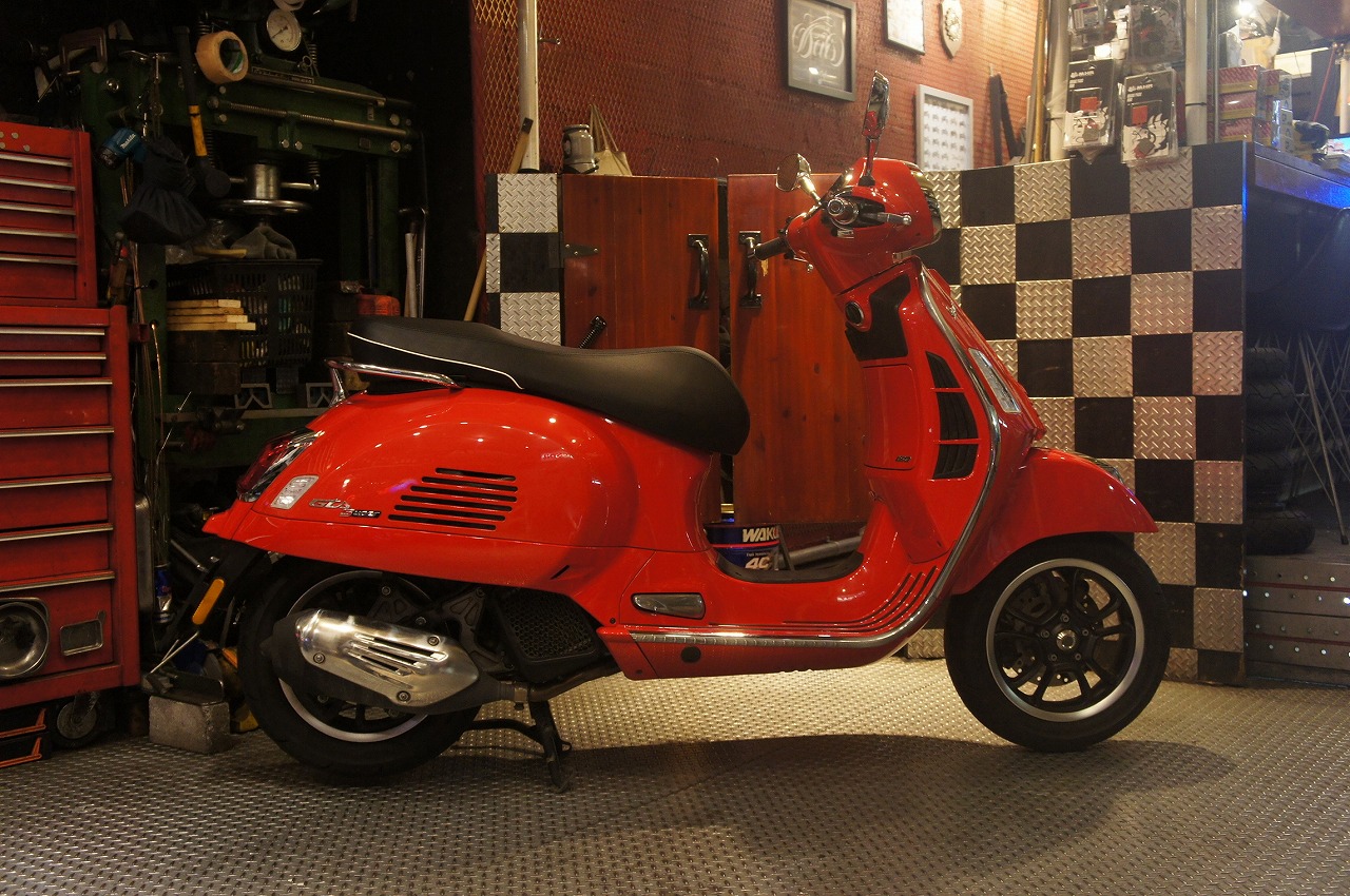 Vespa GTS Super150